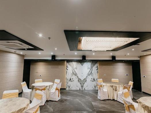 Hotel Emerald Inn Bhopal Zewnętrze zdjęcie